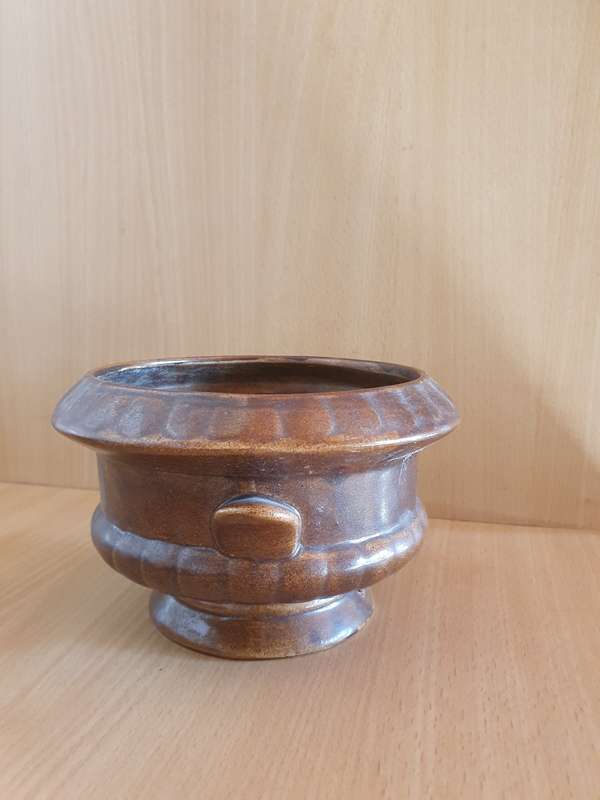 Round Brown Ceramic Plant Pot/Planter (height 11cm width 17cm)