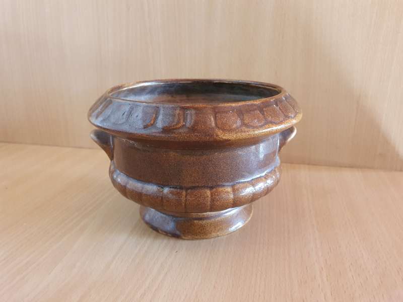 Round Brown Ceramic Plant Pot/Planter (height 11cm width 17cm)