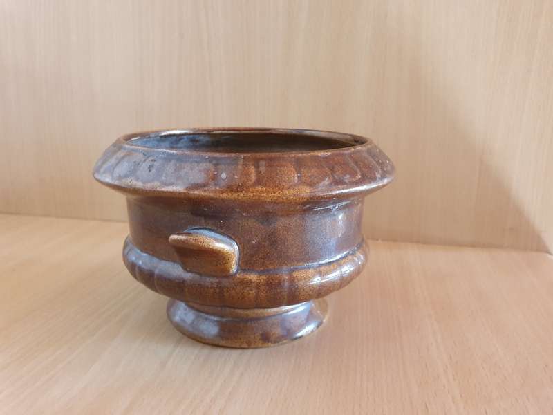 Round Brown Ceramic Plant Pot/Planter (height 11cm width 17cm)