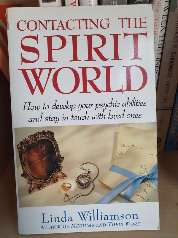 Contacting the Spirit World : Linda Williamson (Paperback)