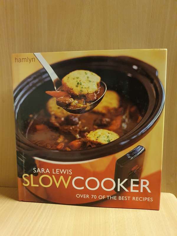 Slow Cooker - Over 70 of the best recipes: Sara Lewis (Hardcover)