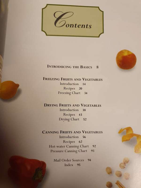 Preserving Fruits & Vegetabbles - Making the most of seasonal abundance (Hardcover)