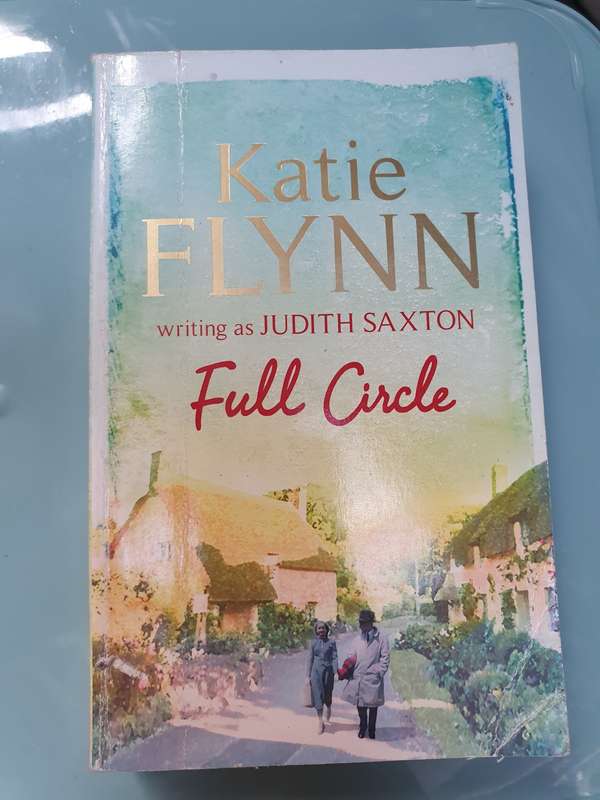 Full Circle: Katie Flynn (Paperback)
