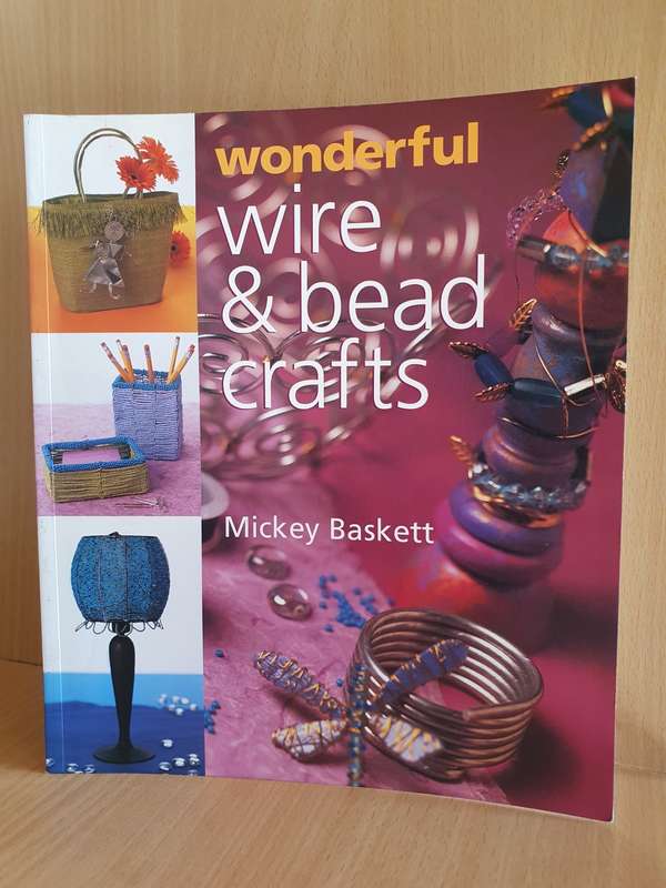 Wire & Bead Crafts: Mickey Baskett (Paperback)