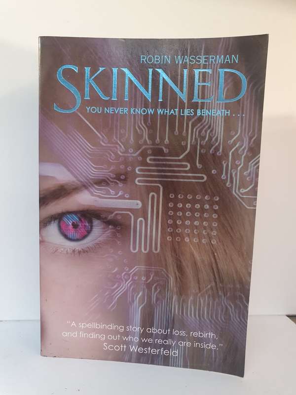 Skinned : Robin Wasserman (Paperback)