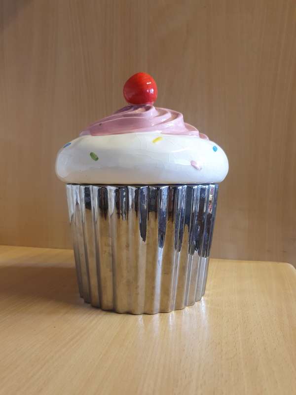 Cupcake Shape Cookie Jar/Sweets Jar