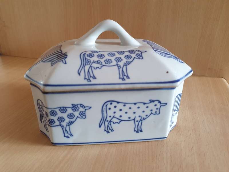 Blue & White Lidded Dish