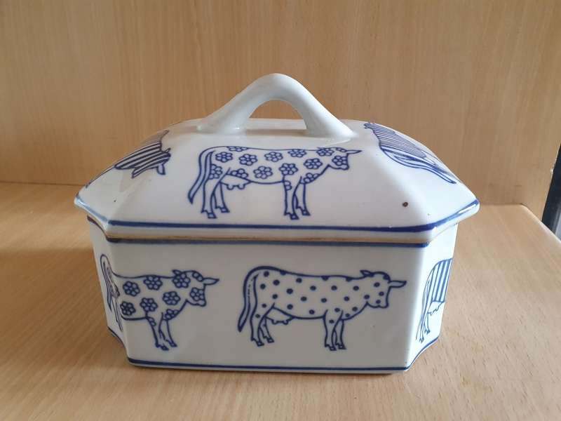 Blue & White Lidded Dish