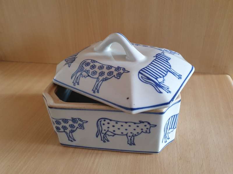 Blue & White Lidded Dish
