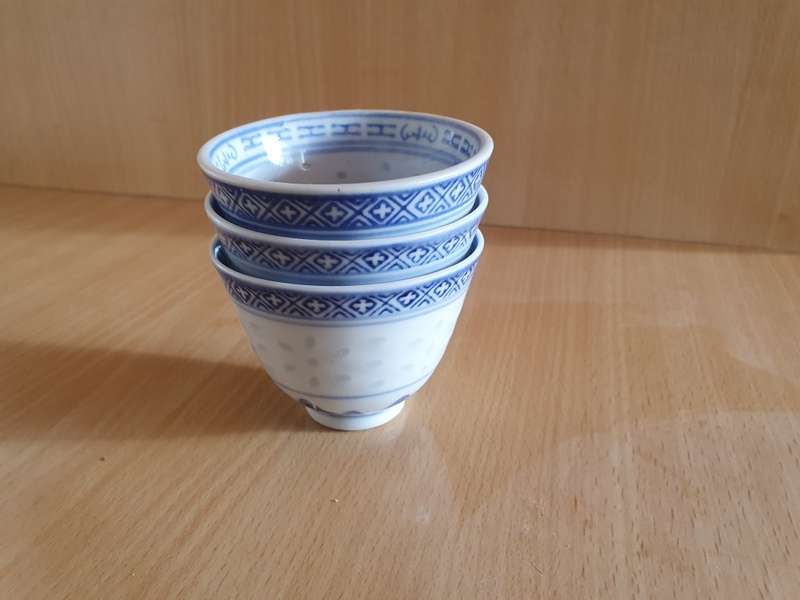 Blue & White Chinese Bowl - width 7cm height 5cm