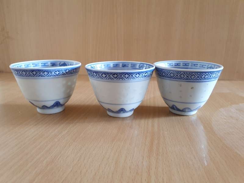 Blue & White Chinese Bowl - width 7cm height 5cm