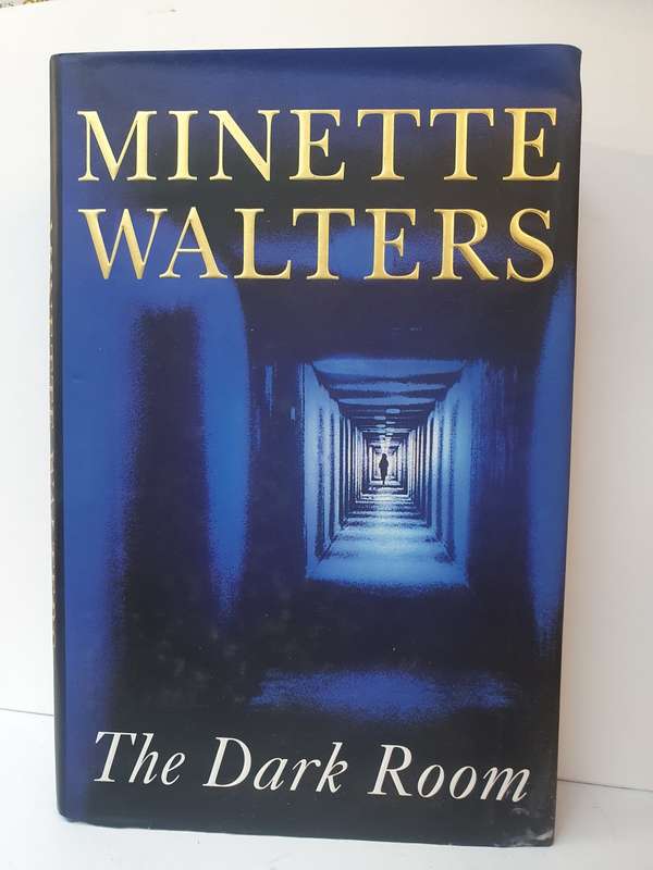 The Dark Room : Minette Walters (Hardcover)