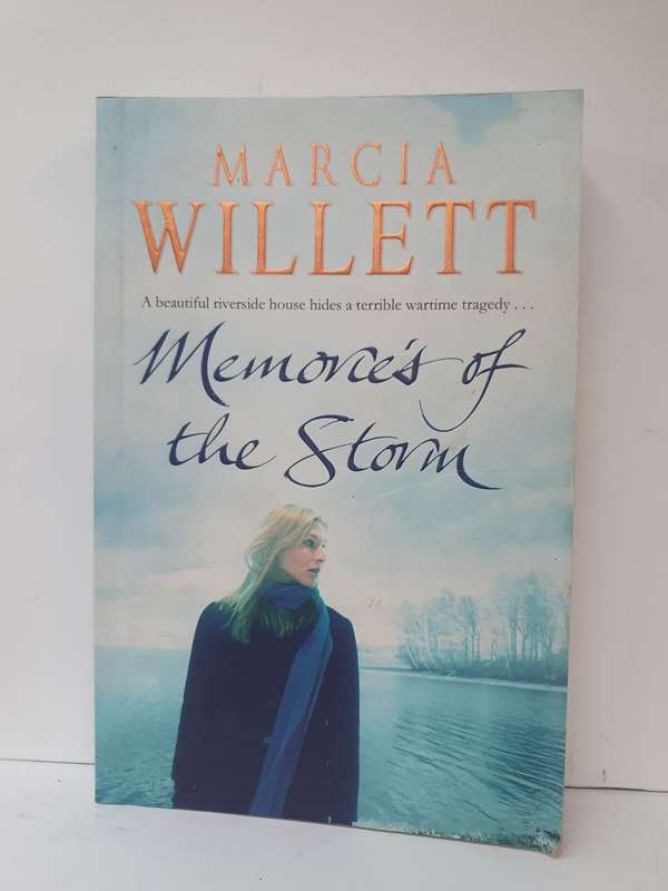 Memories of the Storm: Marcia Willett(Paperback)