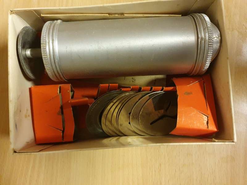 Vintage Nutbrown Cookie & Biscuit Maker