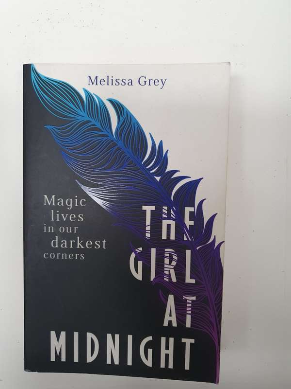 The Girl at Midnight: Melissa Grey (Paperback)