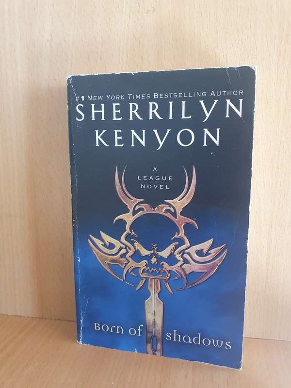 Born of Shadows: Sherrilyn Kenyon (Paperback)