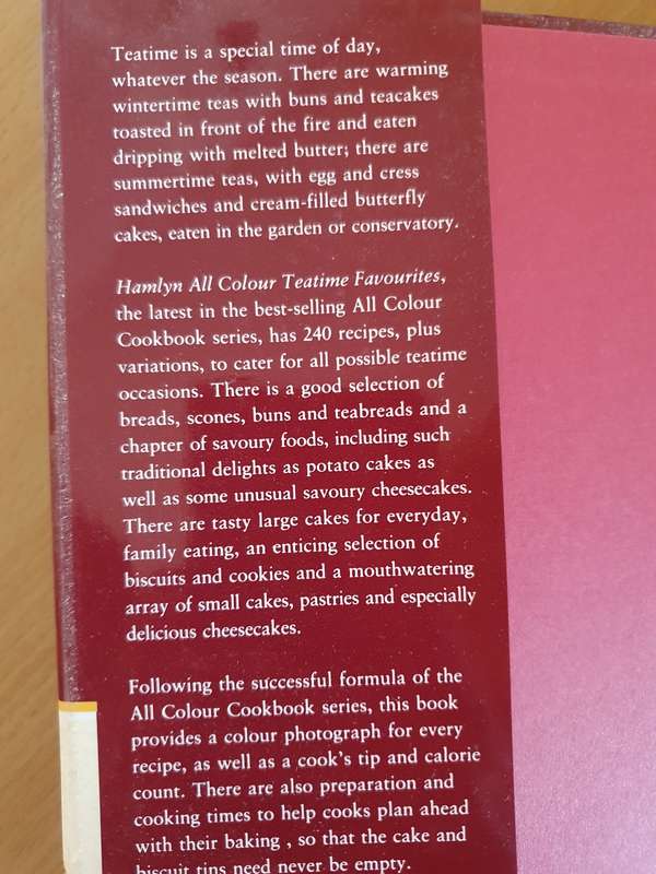 Hamlyn All Colour Teatime Favourites (240 recipes for cakes, breads and other teatime treats)