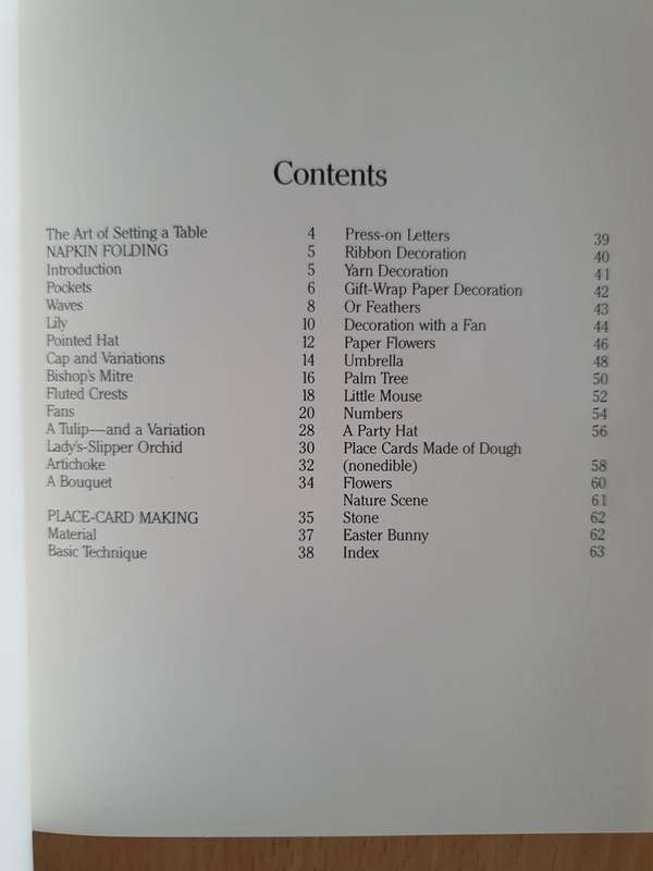 Napkin Folding & Place Cards for Festive Tables: Hans Tapper & Helena York (Paperback)