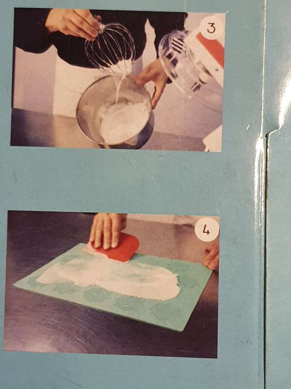 Silicone Mat to Create Sugar Laces