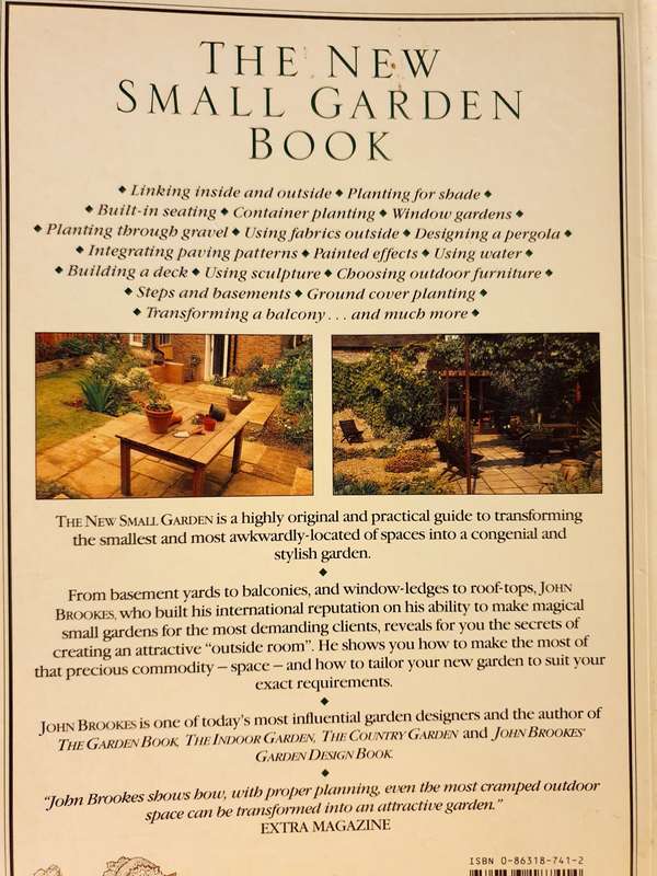 The New Small Garden Book : John Brookes (Paperback)