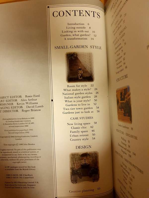 The New Small Garden Book : John Brookes (Paperback)