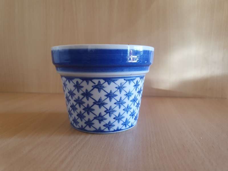 Blue & White Plant Pot/Planter (width 11cm height 8cm)