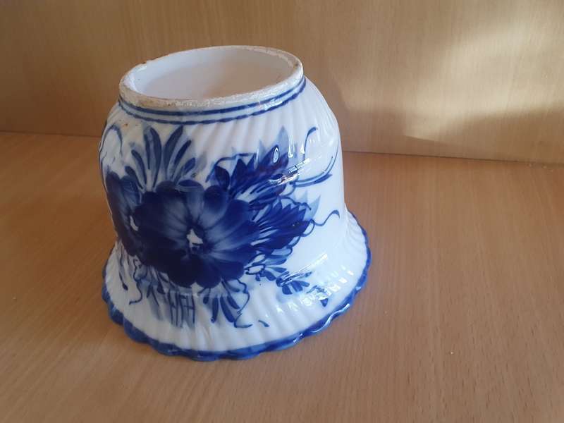 Blue & White Plant Pot/Planter (width 16cm height 11cm)