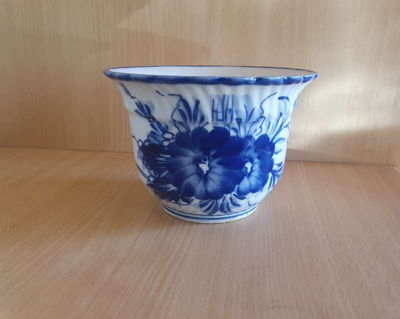 Blue & White Plant Pot/Planter (width 16cm height 11cm)