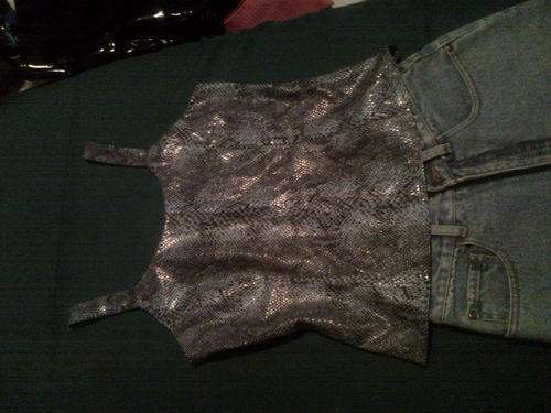 TOP BLUE SNAKE SKIN + MATCHING JEANS SIZE 32