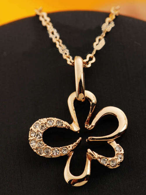 ELEGANT RHINESTONE LUCKY CLOVER 7 FLOWER PENDANT NECKLACE