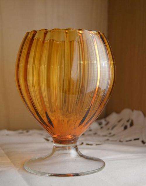 Largish Balloon Ribbed Vase with Scallopped Edge