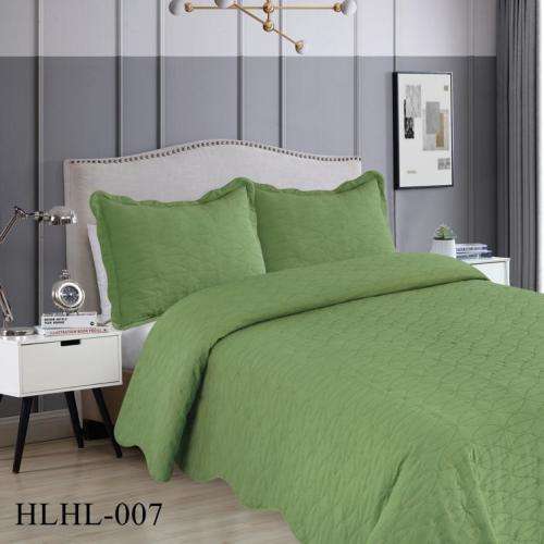 3 piece  Victoria Quilt Set includes 2 matching