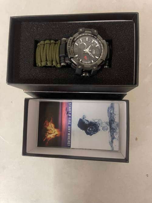 Emergency Equipment Multifunctional Water Resistant Parachute cord Survival Watch
