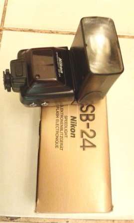 Nikon Speedlight SB-24