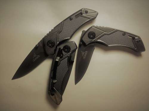 ***ONLY 3 AVAILABLE***GERBER POCKET KNIFE**** IDEAL SIZE FOR YOUR POCKET * BID IS PER KNIFE*