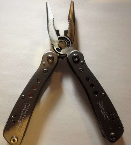 **REDUCED****WEEKEND MADNESS**MOTOR MULTI TOOL 22 IN ONE- Nylon Pouch
