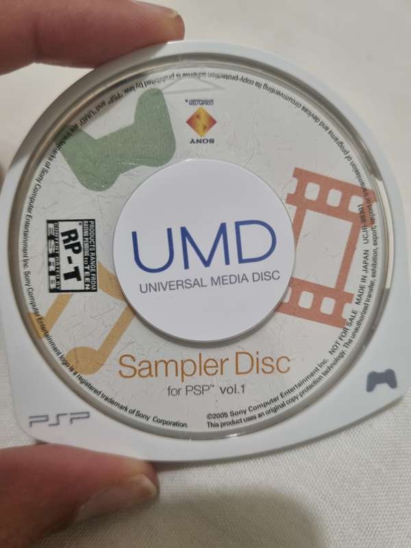 2 × PSP UMD | Disney Cars + Samplar