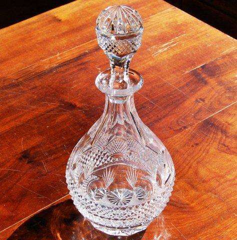 Stunning Crystal Decanter - As New  - Height 325mm Volume 1.25 ltrs - Weight 1.850 Kg's