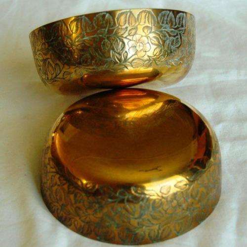 Pair of Vintage Etched Brass Bowls - Diameter 108mm Depth 40mm