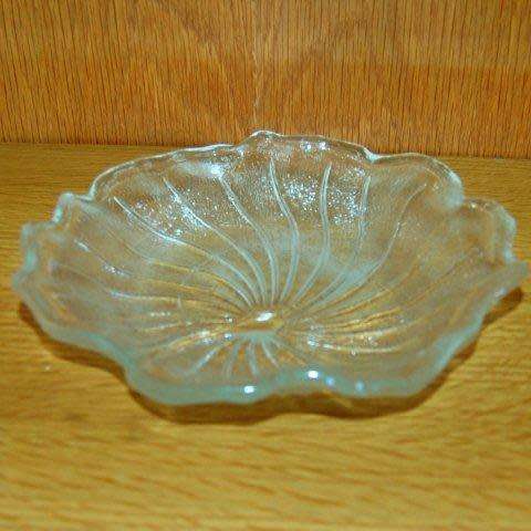 Attractive Medium Sized Glass Bowl - Diameter 185mm - Depth 30mm