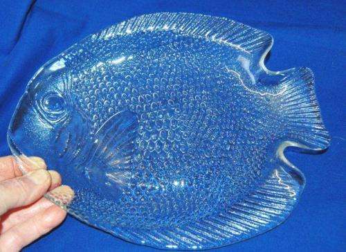 Stunning Glass Fish Platter with 6 Matching Plates. See description For Sizes