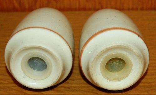 Ceramic Dish with Salt & Pepper Set ( Dish dose not match) Dish size 235mm X 95mm