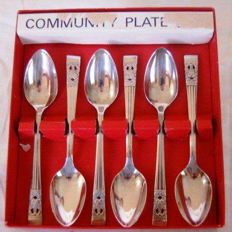6 Vintage Silver Plated Teaspoons ( Oneida Community ) Coronation 1936. Length 133mm