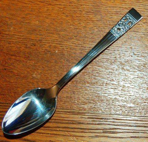 6 Vintage Silver Plated Teaspoons ( Oneida Community ) Coronation 1936. Length 133mm
