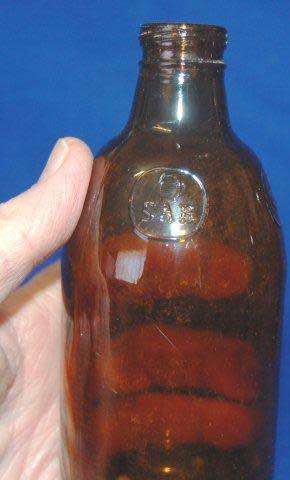 4 Vintage South African Beer Bottles & 1 Green Bottle - See Description for details.