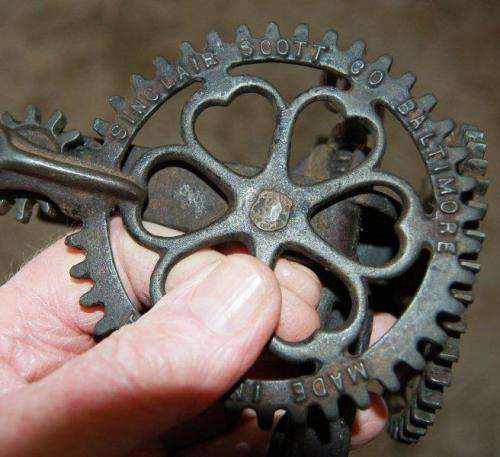 Antique 1880's Fully functional Sinclair Scott Cast Iron Fruit Peeler - Read description.