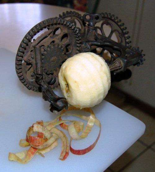 Antique 1880's Fully functional Sinclair Scott Cast Iron Fruit Peeler - Read description.