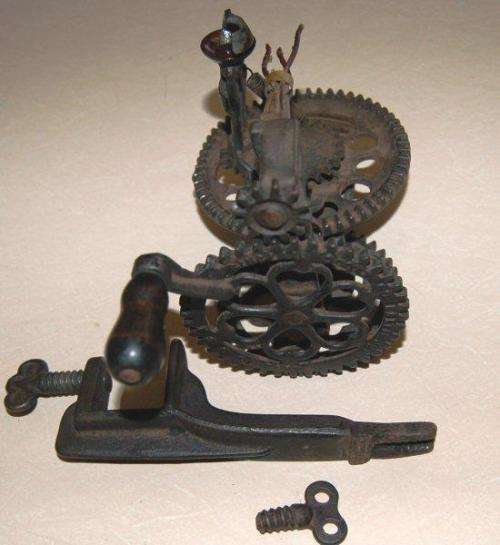Antique 1880's Fully functional Sinclair Scott Cast Iron Fruit Peeler - Read description.