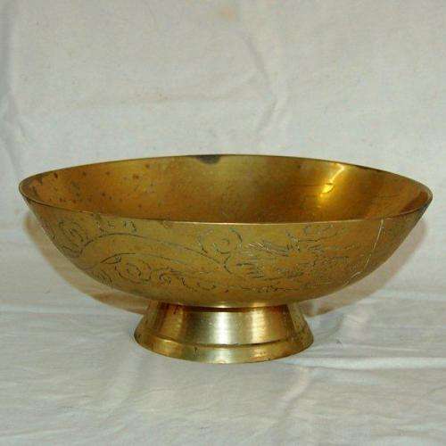 Large Dragon Etched Brass Bowl - Needs Cleaning - Diameter 280mm Height 110mm