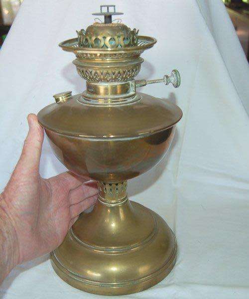 Vintage British Made Paraffin Lamp (Lampe Veritas) Weight 2kg's Height 340mm - No Glass